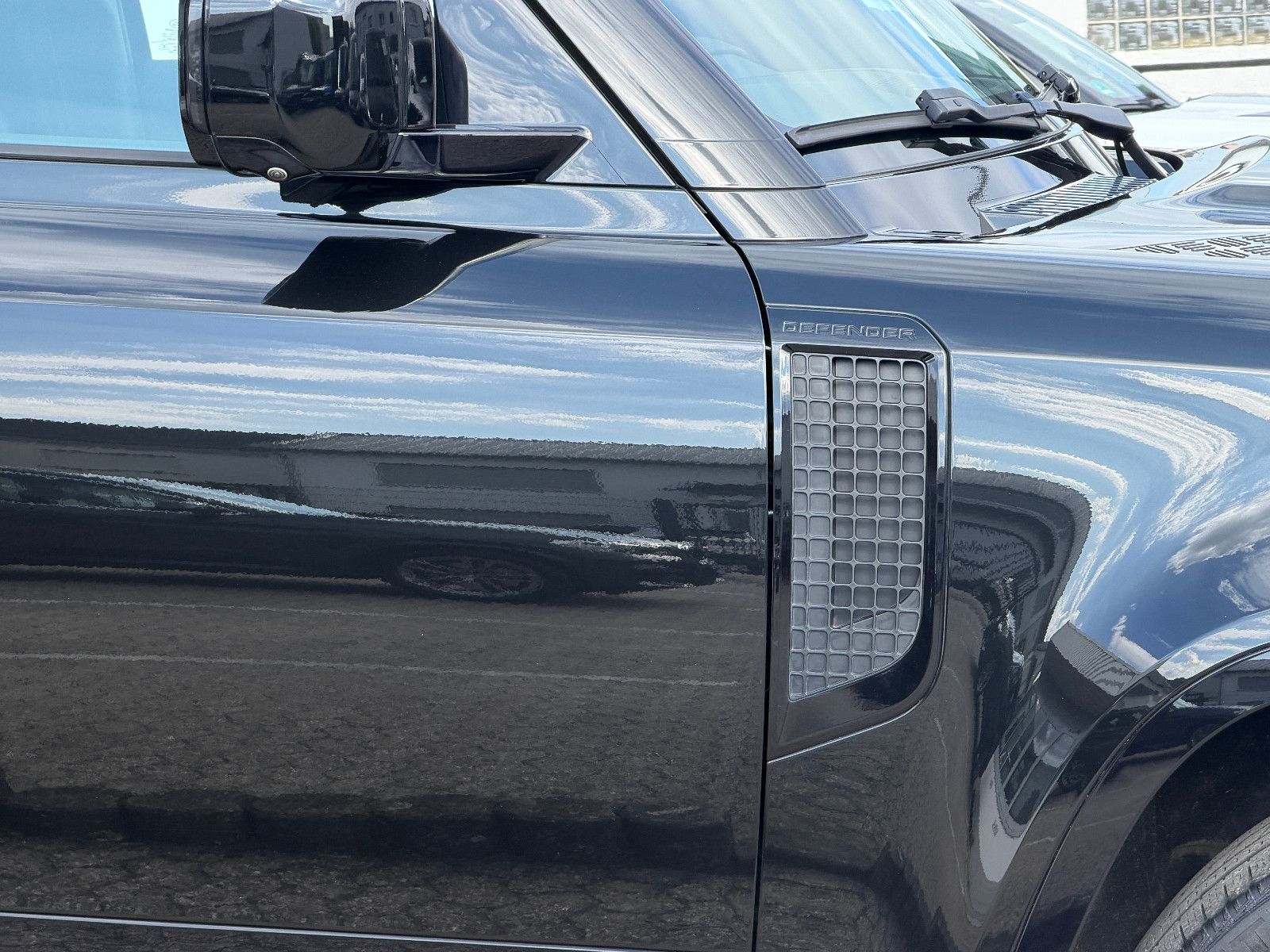 Fahrzeugabbildung Land Rover Defender 110 XS Edition/PANO/AHK/MERIDIAN/3D-KAM