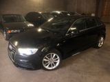 Audi A3 Sportback*S-line*S-tronic*PANO*XENON - Audi A3 in Köln