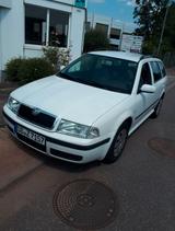 Skoda Octavia Combi 1.6 Classic Classic - Skoda Octavia Classic mit Benzin-Antrieb