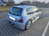 Renault Clio Renault Sport V6 Renault Sport - Renault Clio: V6 Sport