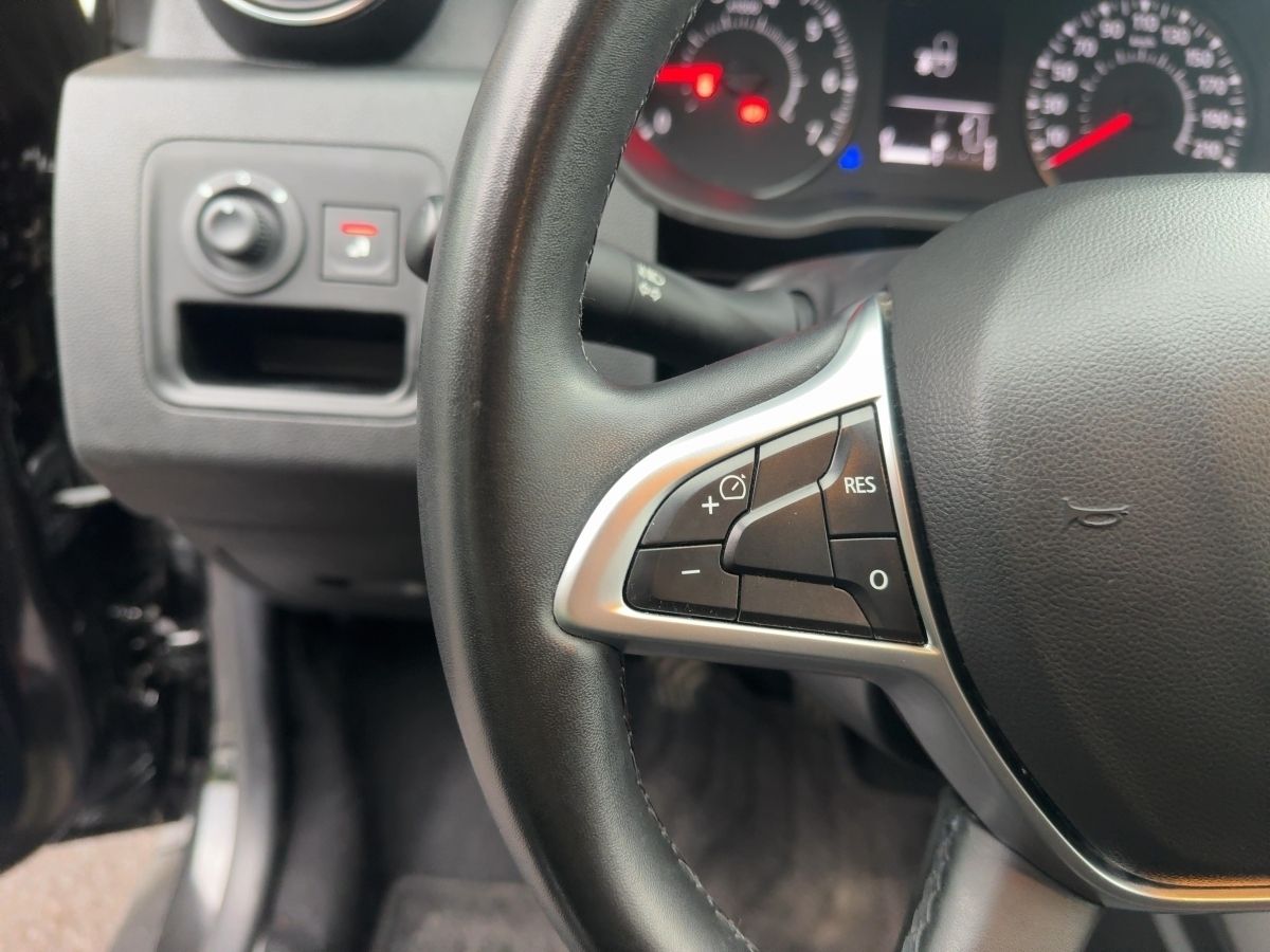 Fahrzeugabbildung Dacia Duster Adventure TCe 150 *leichter Hagelschaden*