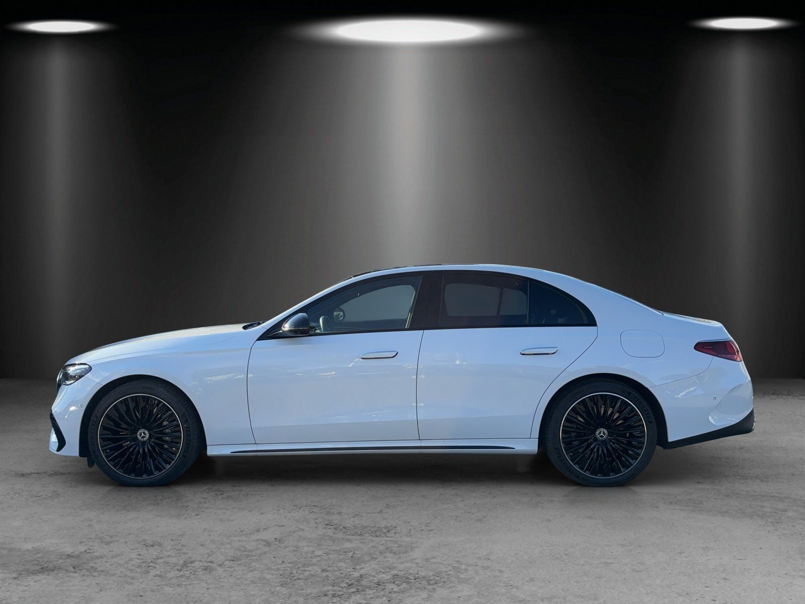 Fahrzeugabbildung Mercedes-Benz E 300 de 4M AMG Prem+ AIRMATIC Massage HAL €110k