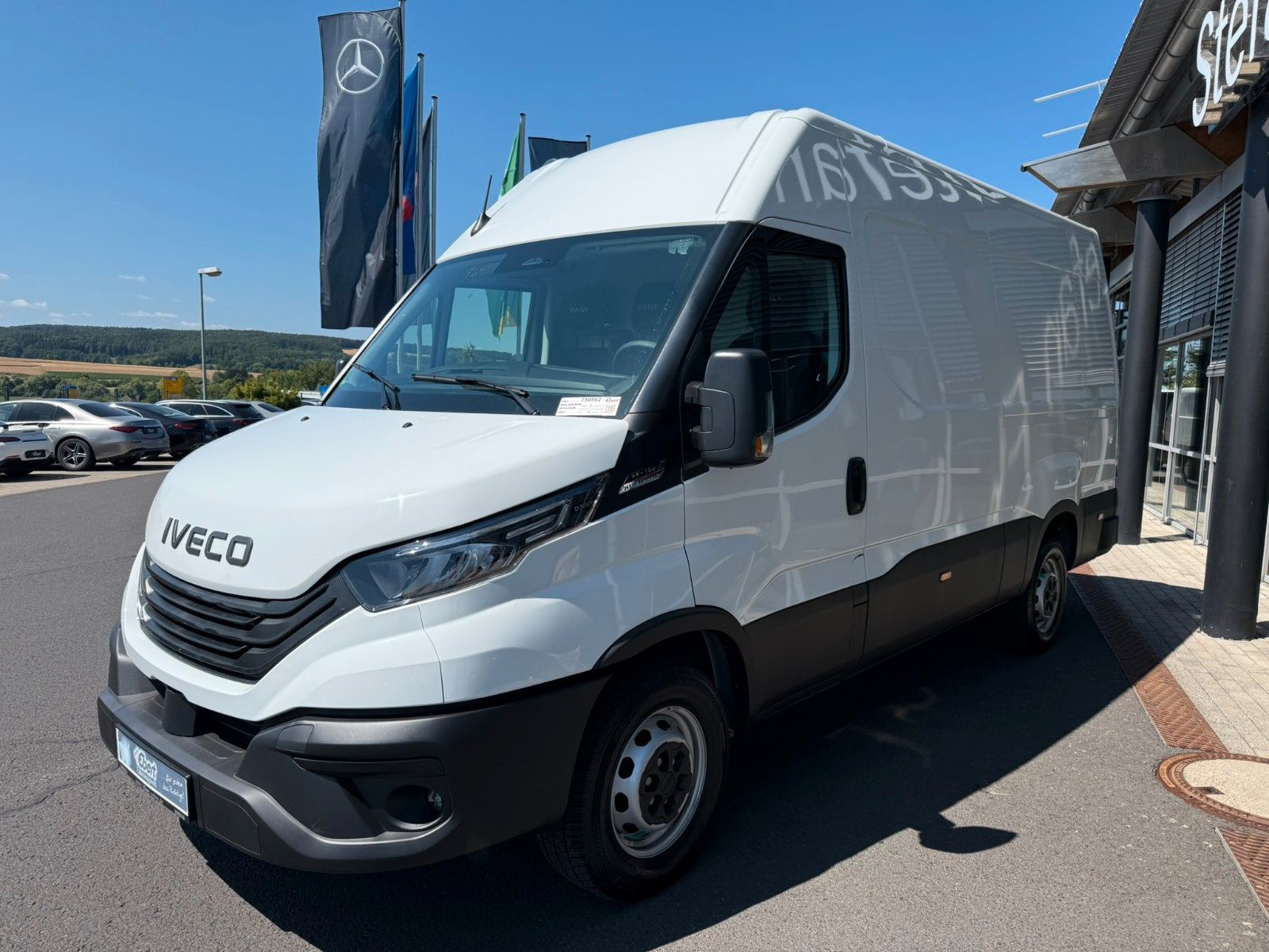 Fahrzeugabbildung Iveco Daily 35S18HA8 V Kastenwagen *R 3.520*AHK*