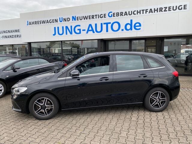 Mercedes-Benz B 180 STYLE 1.Hd. LEDER AHK PANO NAVI GARANTIE