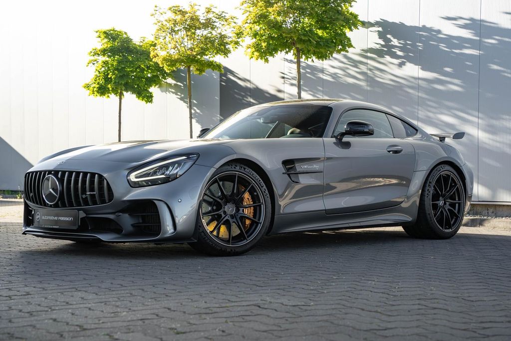 Mercedes-Benz AMG GT R