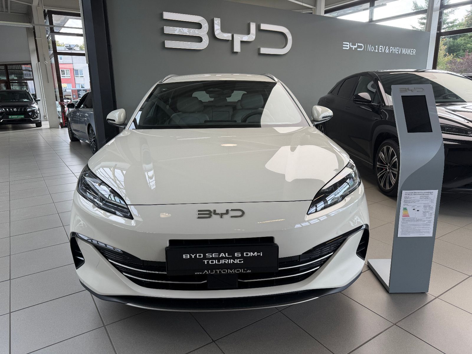 BYD SEAL 6