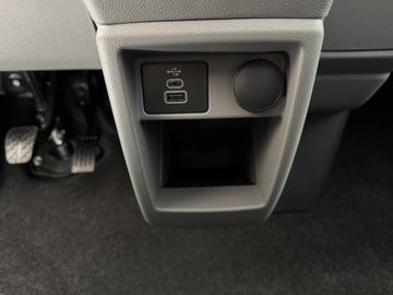 Ford Tourneo Custom L2 Titanium LED  70L Tank