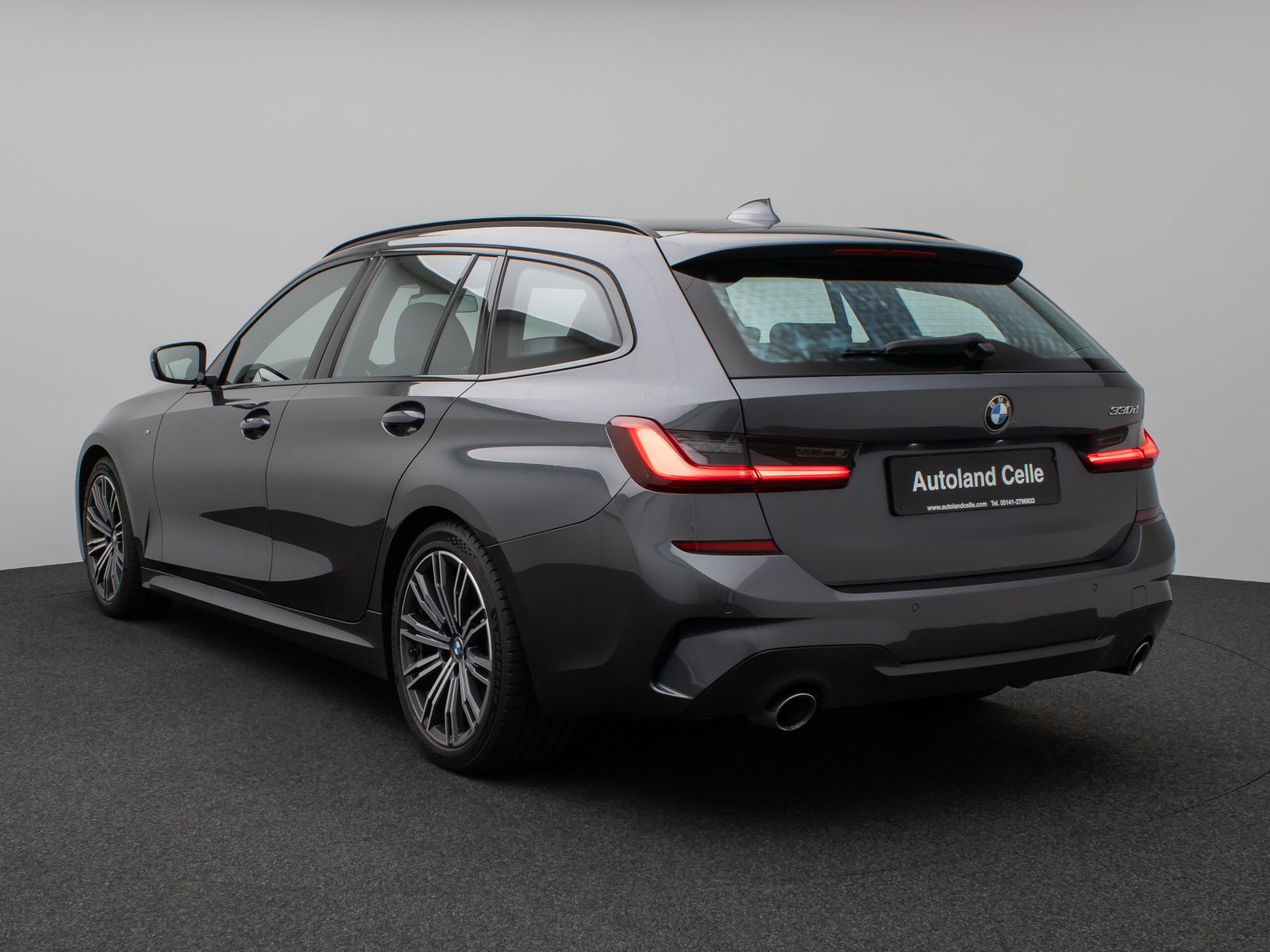 Fahrzeugabbildung BMW 330d M Sport HiFi Lenkradheiz AHK Komfort 18Zoll