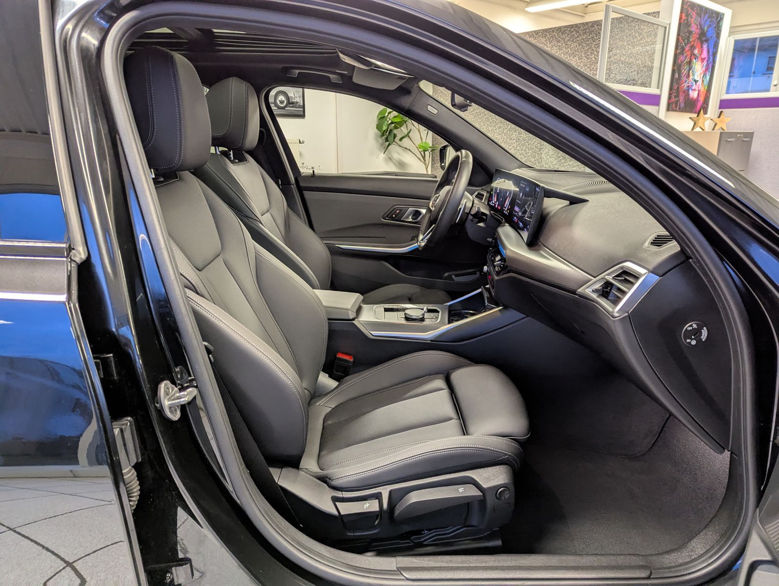 BMW 320 d xD M-Sport HUD Pano ACC LED-adaptiv AHK - Image 15