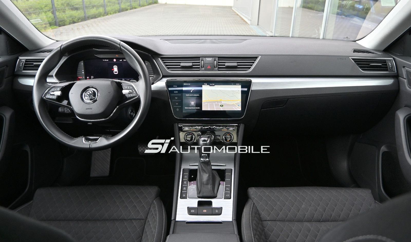 Fahrzeugabbildung SKODA Superb 1.4 TSI iV DSG AMBITION COMBI °AHK°PANO°