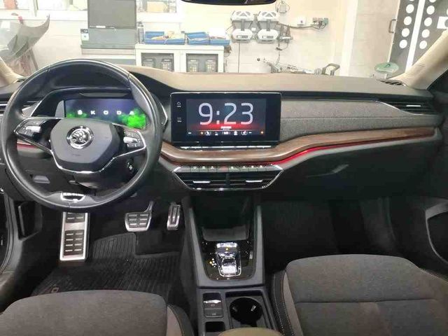 Octavia Combi Scout 2.0 TDI 4x4 DSG*AHK*PANO*