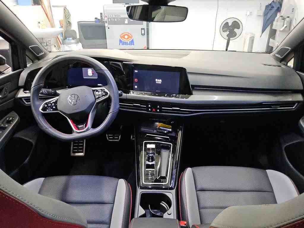 Volkswagen Golf VIII 2.0 TSI GTI Clubsport MATRIX-LED PANO foto 7