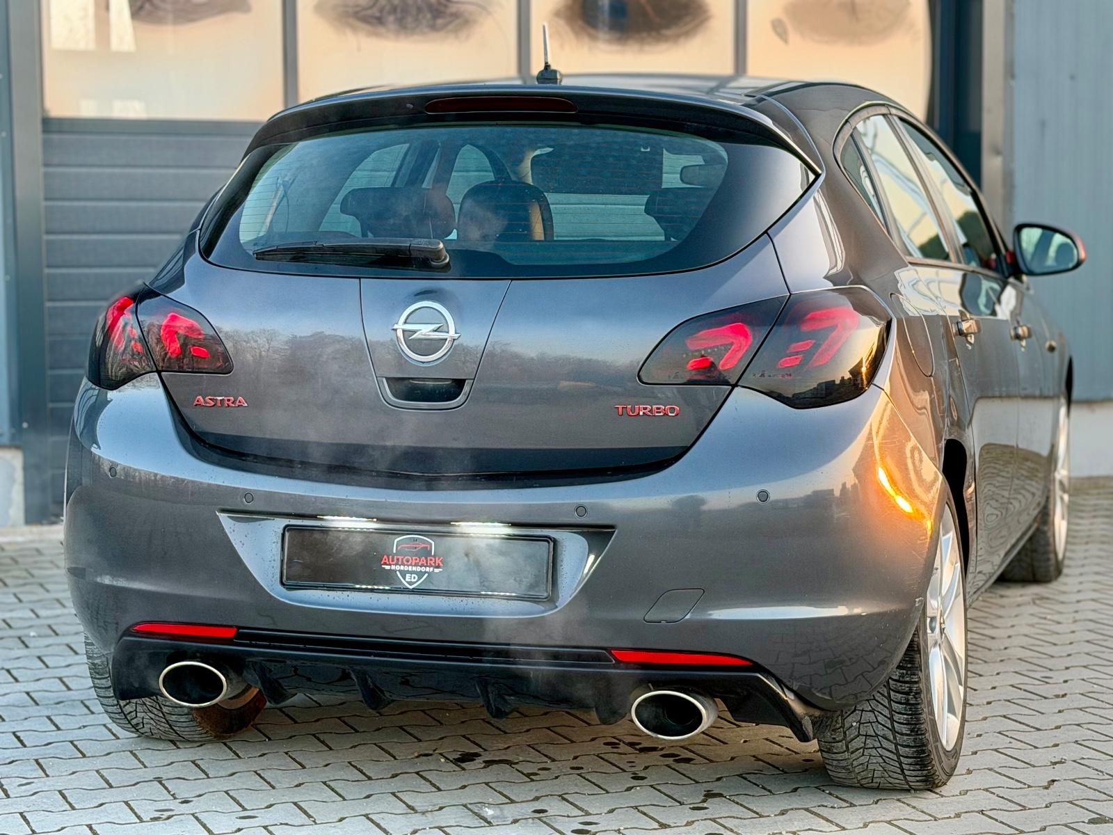 Opel Astra 1.6 Turbo Cosmo *Euro 5 *