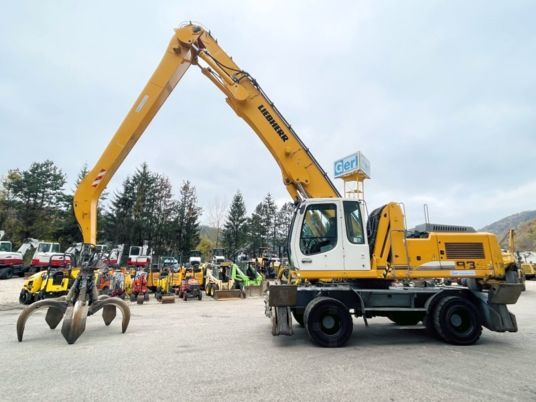 Liebherr A934C