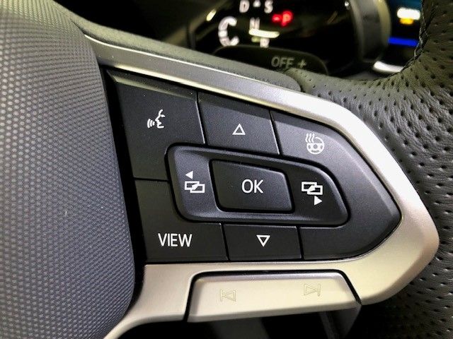 Fahrzeugabbildung Volkswagen Tiguan R-Line 2.0 TDI DSG Sportpaket AHK-klappba