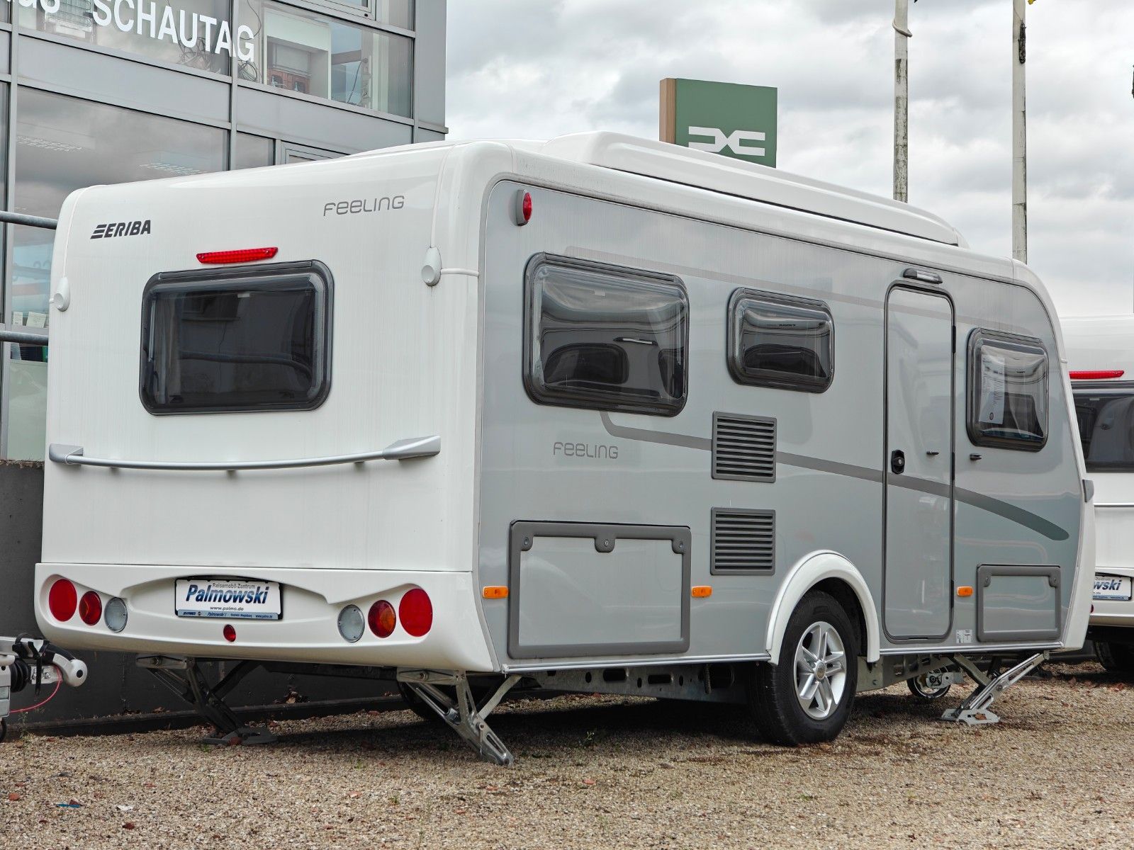 Fahrzeugabbildung HYMER / ERIBA / HYMERCAR Feeling 425 Schlafdach - JETZT 6.464€ SPAREN !!!