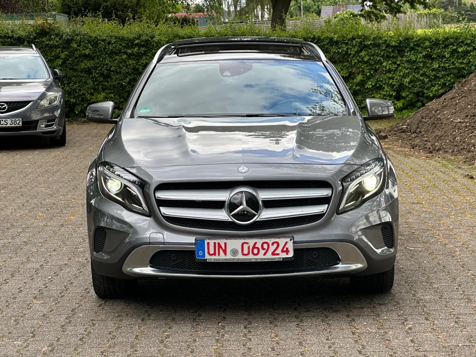 Mercedes-Benz GLA 220d *4-MATIC*PANO*MEMORY*
