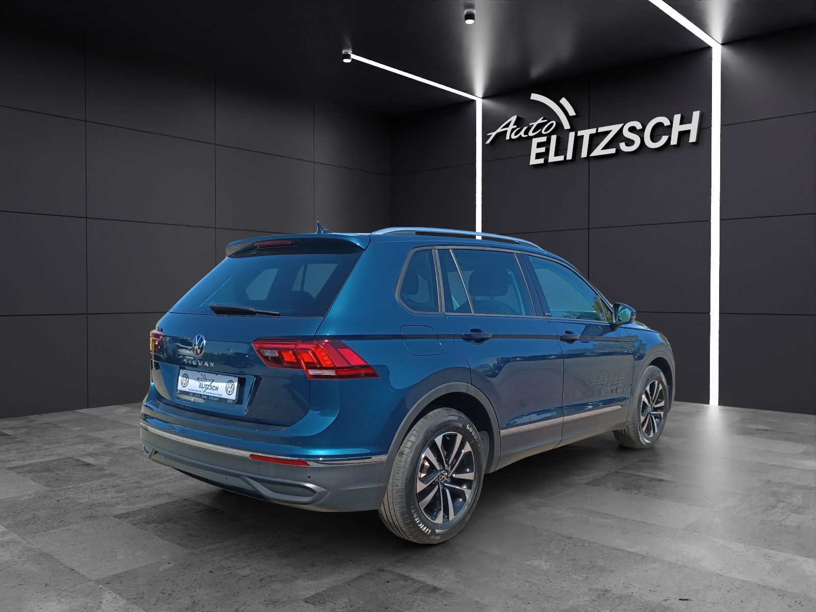 Fahrzeugabbildung Volkswagen Tiguan TSI United LED Navi ACC PDC SH LM