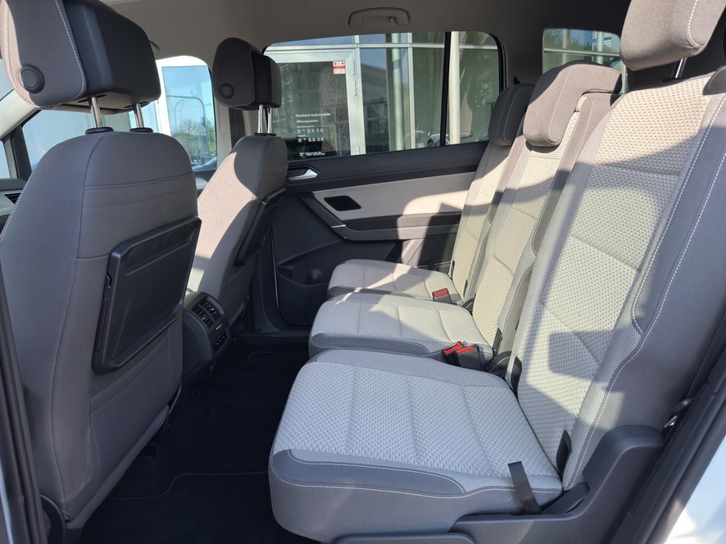 Fahrzeugabbildung Volkswagen Touran Comfortline 1.5 TSI-DSG,7-Sitzer,Rückf.-K