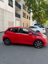 Toyota Aygo 5-Türer 1.0l Benzin x-play Club - Toyota in Frankfurt (Main): Aygo