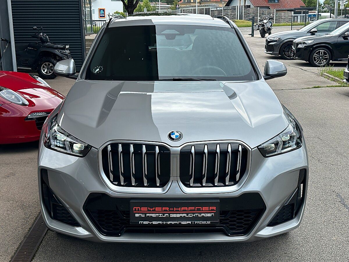 BMW X1 sDrive18i M-Paket Aut. imagem 3