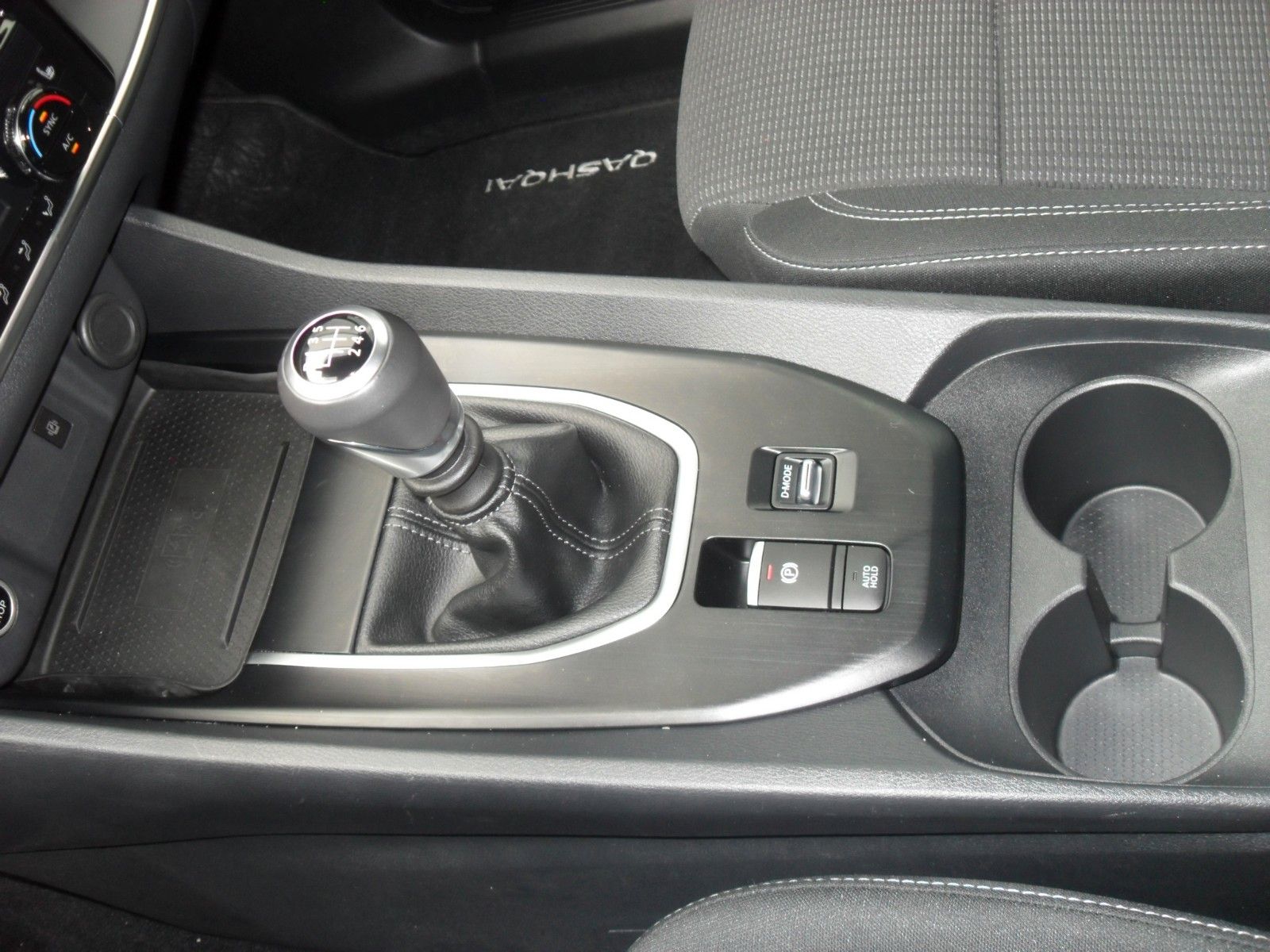 Fahrzeugabbildung Nissan Qashqai 1,3 MHEV Acenta | Navi | Winterpaket