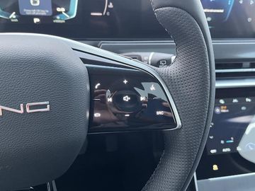 Bild 9 BAIC Beijing X75 DAB - ACC - Panoramadach - CarPlay -