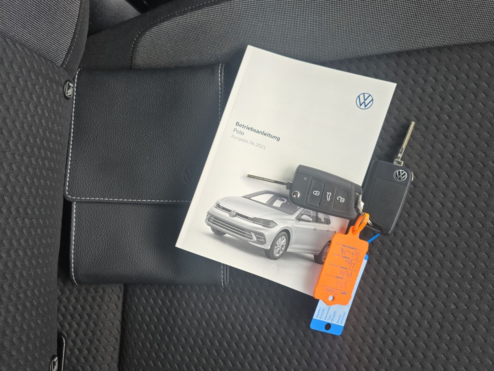 Fahrzeugabbildung Volkswagen Polo VI OPF Life LED PDC App-Connect NEUES MODEL