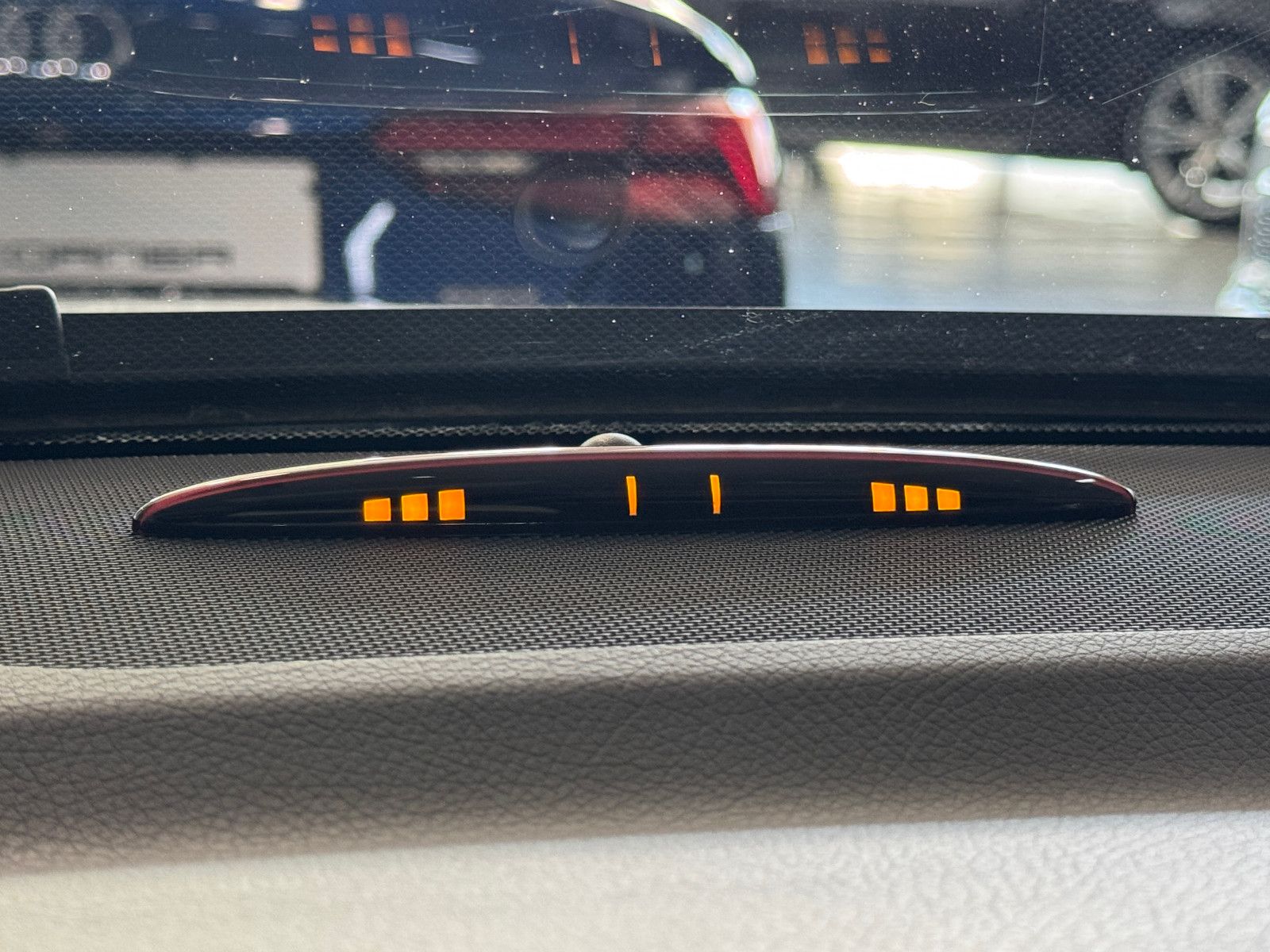 Fahrzeugabbildung Mercedes-Benz C 250 CGI BE 7GT ELEGANCE COMAND ILS KAMERA 1.VB