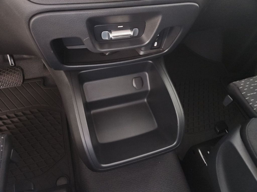 Fahrzeugabbildung Mercedes-Benz eVito 112 Kasten Lang LED RFK PTS Nav Flügeltüre