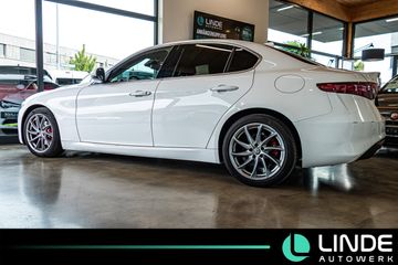 Alfa-Romeo Giulia - 4