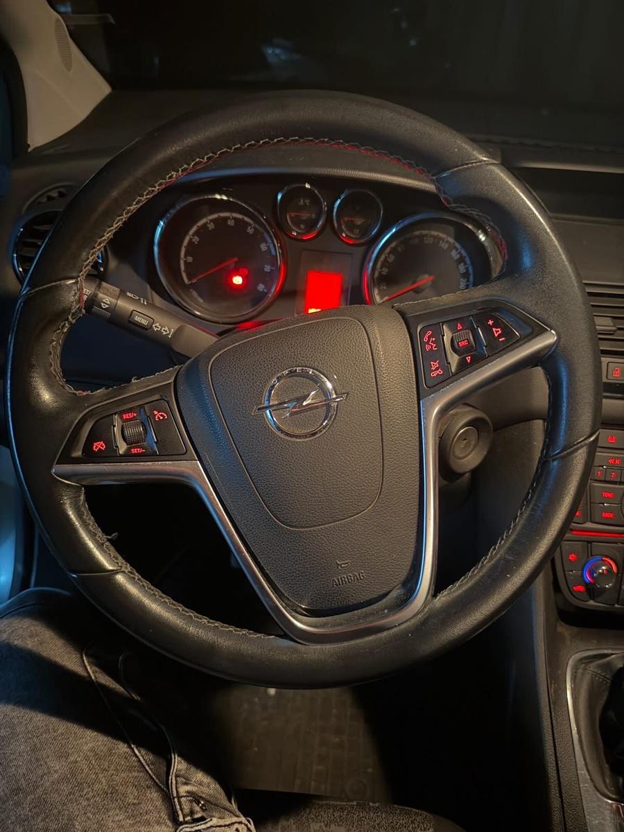 Opel Meriva 2011 — photo 12