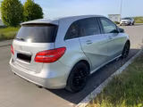 Mercedes-Benz B 180 - - Mercedes-Benz B 180 in Stuttgart