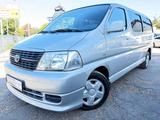Toyota Hiace 2.5/8xSitzer/Klima/2xSchiebetürer/Kühlschr - scheckheftgepflegte Toyota Hiace