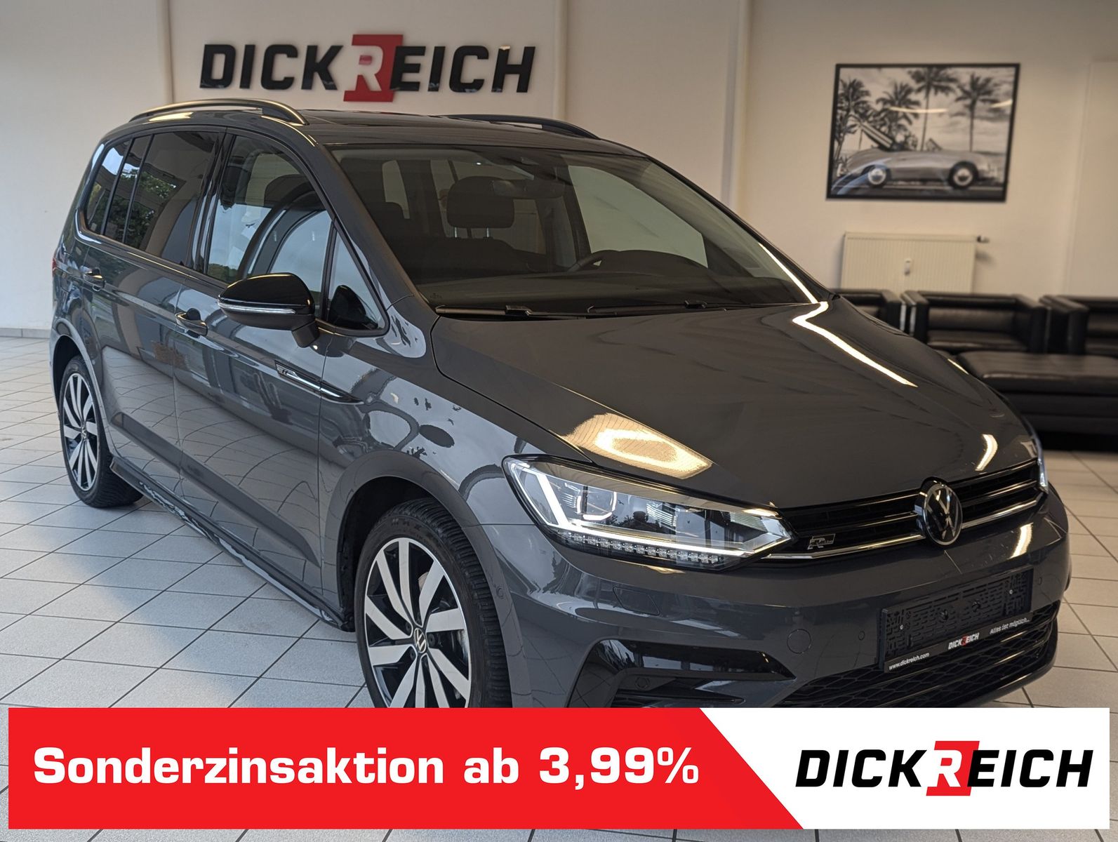 Fahrzeugabbildung Volkswagen Touran 2.0 DSG R-Line High. Pano 7-Si IQ.Dri AHK