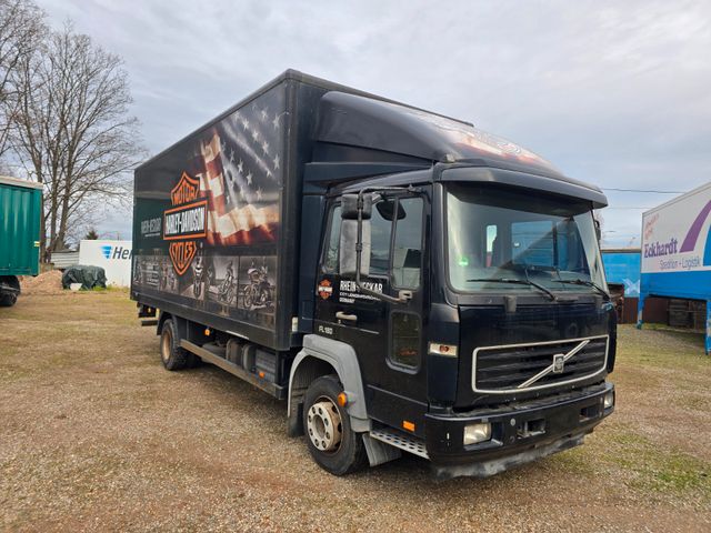 Volvo FL6  Koffer mit Hebebühne.