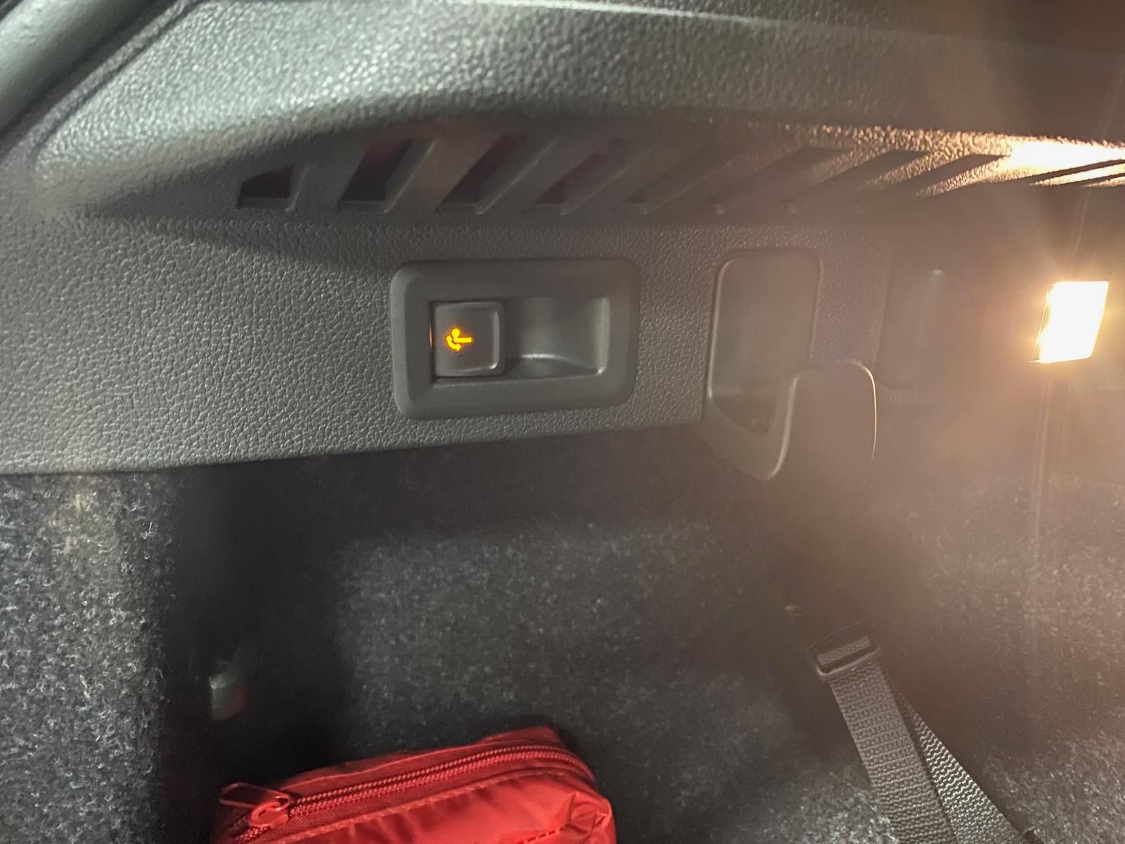 Fahrzeugabbildung SKODA Kamiq 1.5 TSI ACT Style AHK+APP+KLIMA+PDC+LED+++