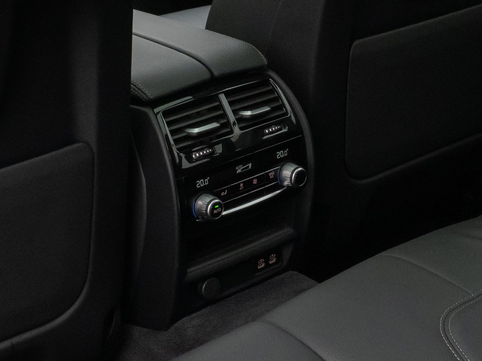 Fahrzeugabbildung BMW 530e Panorama 360°DAB H/K ACC AHK Alarm Leder