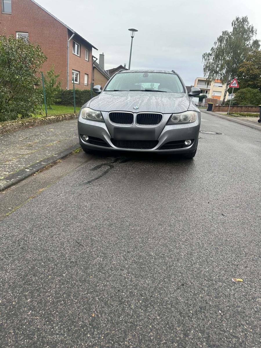 BMW 318 2012 — photo 5
