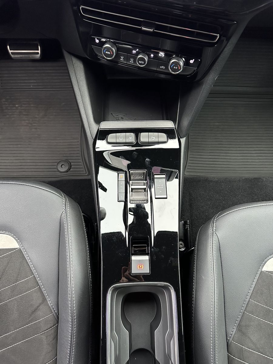 Fahrzeugabbildung Opel Mokka-e Ultimate NAV+LED+KAMERA+CARPLAY+DAB+1HD