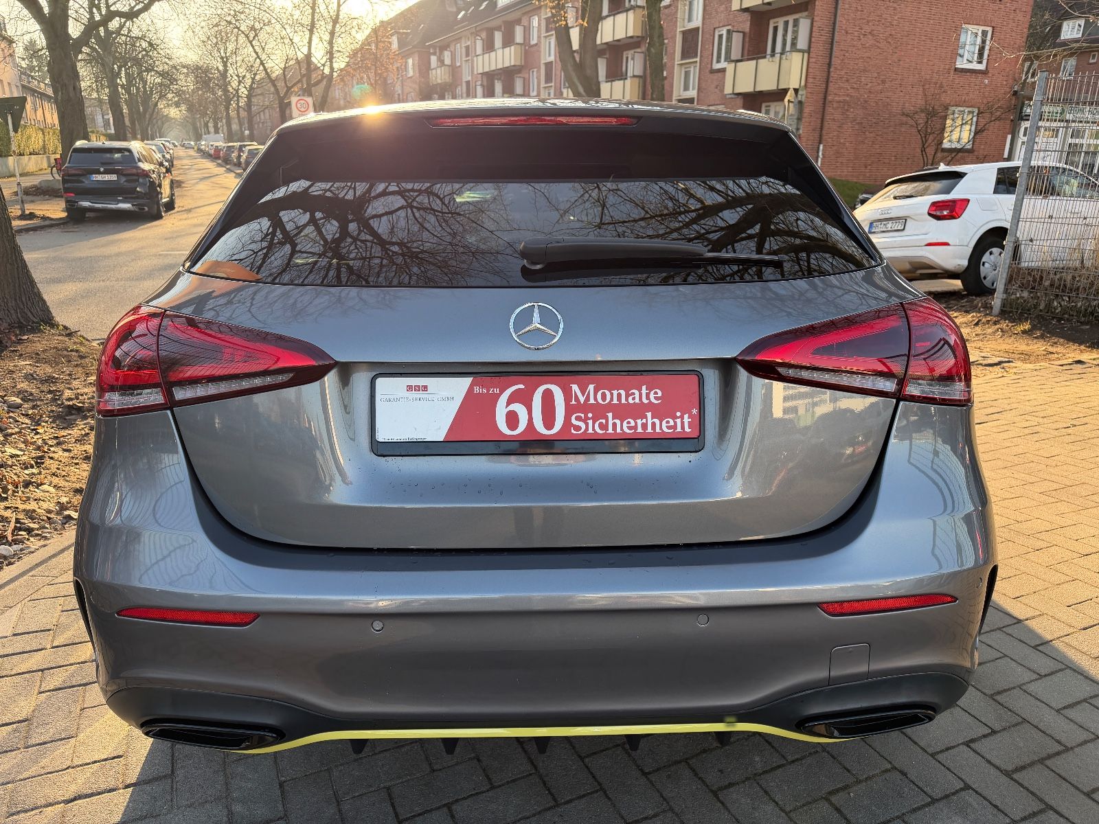 Fahrzeugabbildung Mercedes-Benz A 250 4Matic AMG Edition 1 JUNGESTERNE*PANO*MEMO