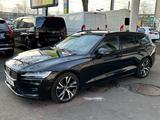 Volvo V60 Kombi R Design Leder/ Kamera/ KeyLess/Memory