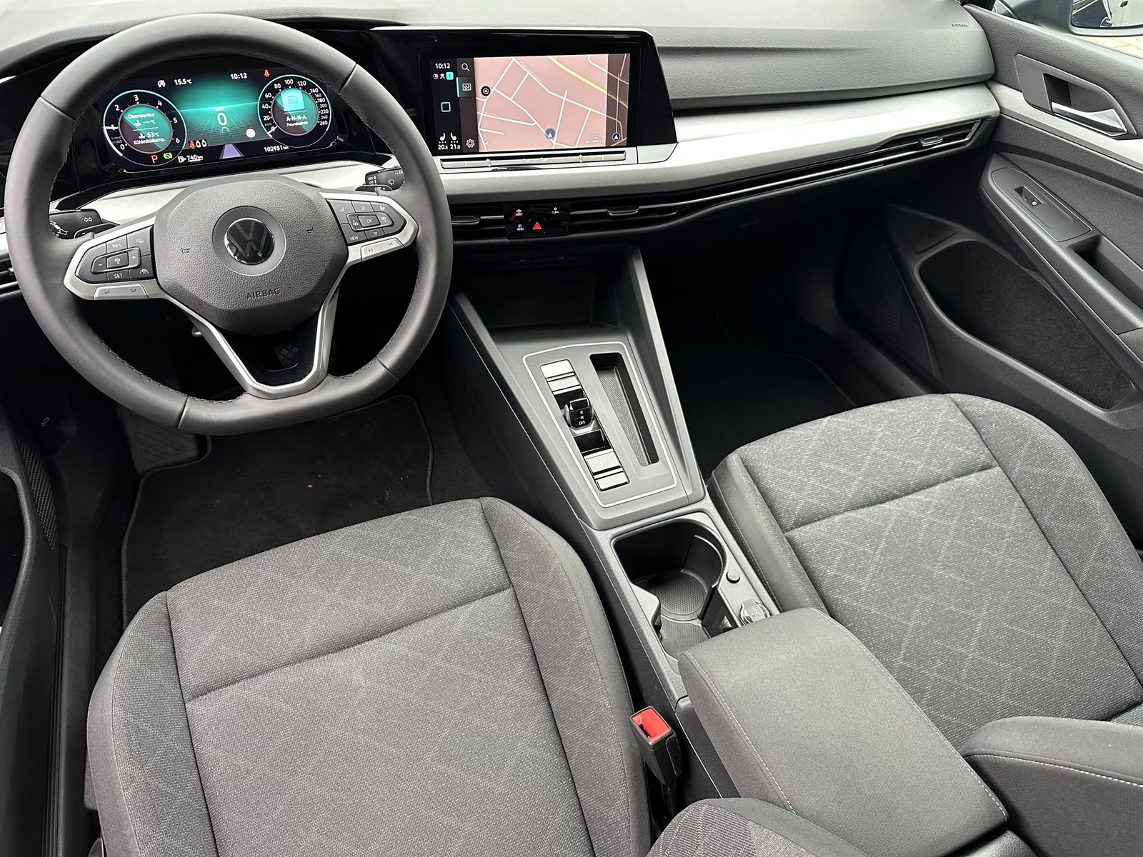 Fahrzeugabbildung Volkswagen Golf Variant 2.0 TDI DSG Life NAV+LED+DIGDISPLAY