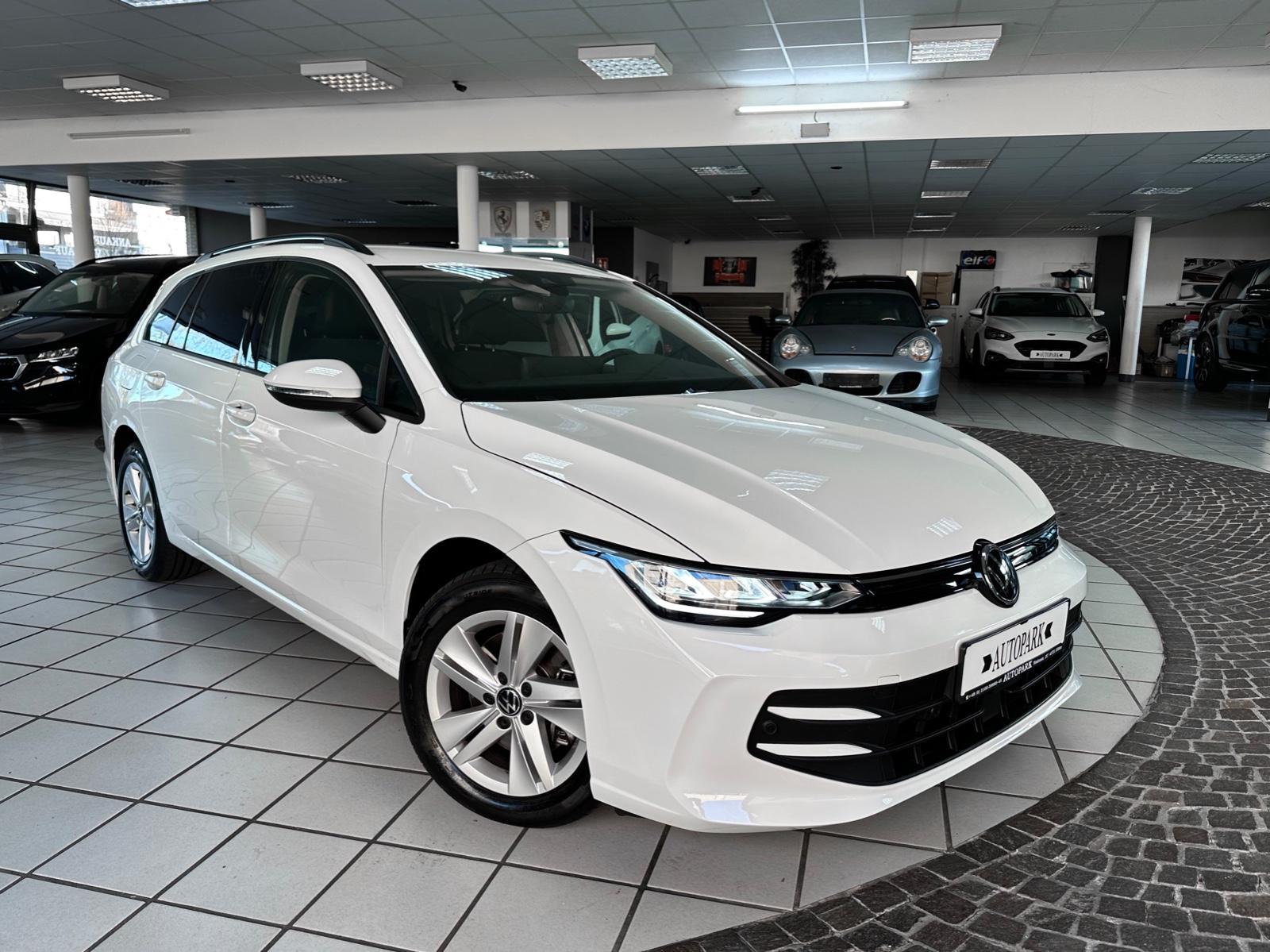 Volkswagen Golf VIII Variant 2.0TDI  Life LED NAVI Facelift