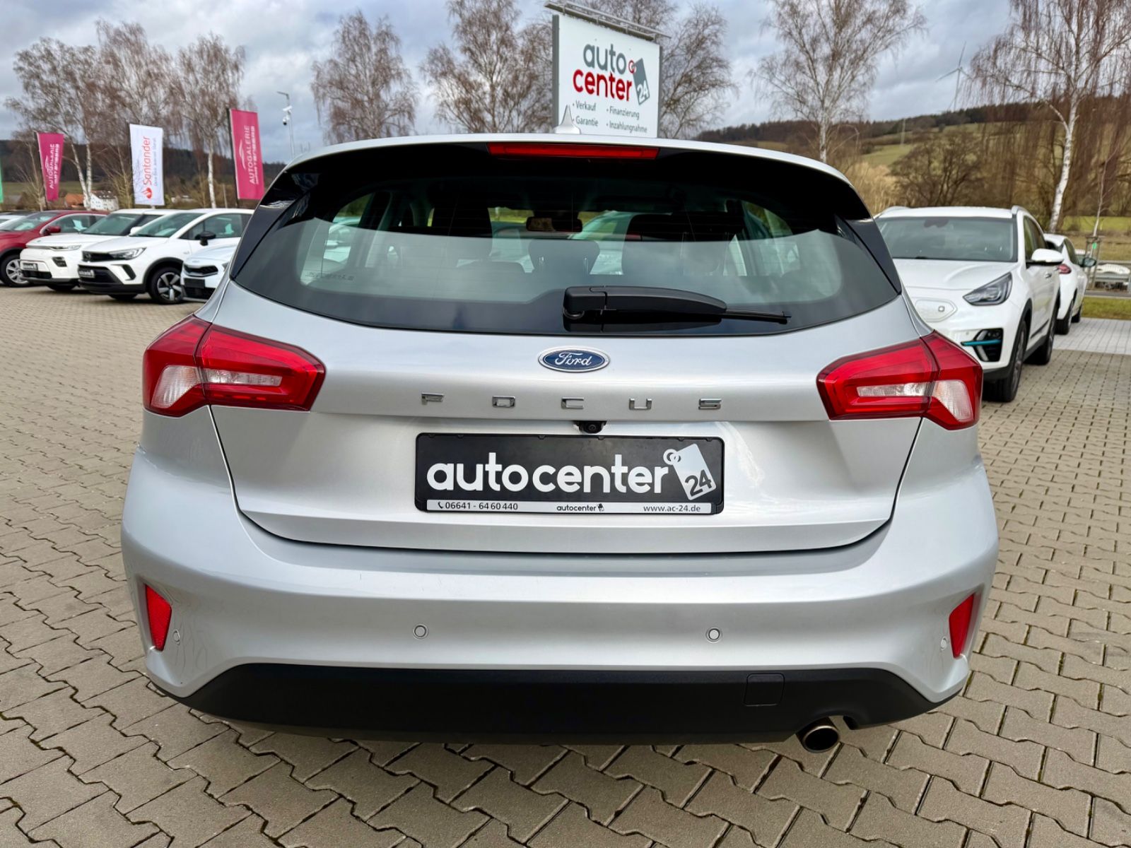 Fahrzeugabbildung Ford Focus Lim. Cool & Connect°Kamera°Navi°LED°1.Hand