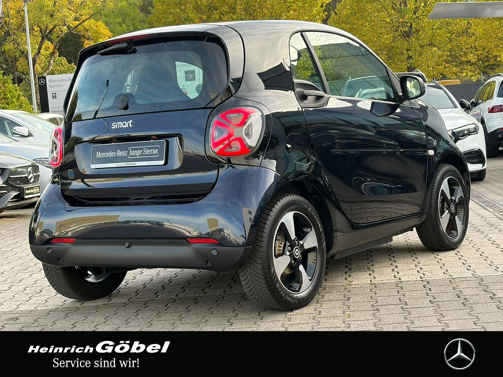 Fahrzeugabbildung Smart EQ PASSION*WINTER-PAKET*GJR*KAMERA*22KW*LED