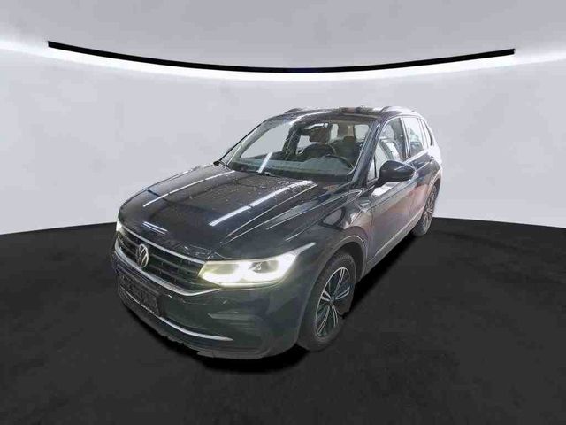 Volkswagen Tiguan 2.0 TDI DSG Life 4M MATRIX ACC AHK 360°