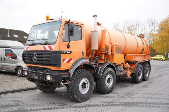 Mercedes-Benz 3234 8x4 SK Saug Druckwagen Müller Aufbau Kippba