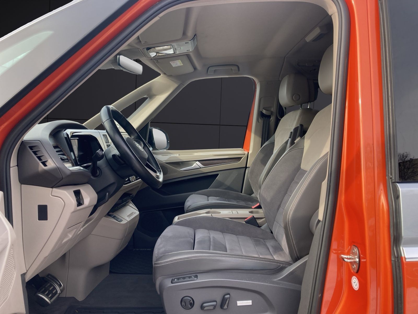 Fahrzeugabbildung Volkswagen T7 Multivan TDI STYLE DSG MATRIX ACC AHZV