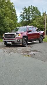 GMC Sierra 1500 Pick Up Truck V8 - GMC Sierra SUV
